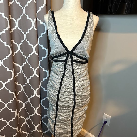 Nicole Miller Dresses & Skirts - Nicole Miller Black and gray ruched dress